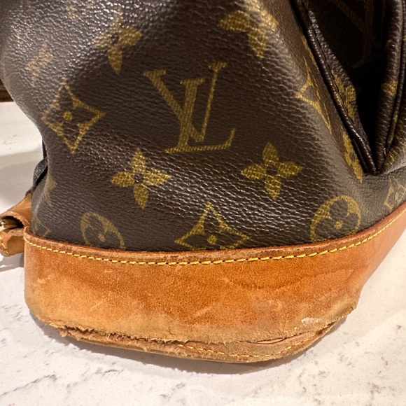 LOUIS VUITTON BACKPACK - Picture 7 of 9
